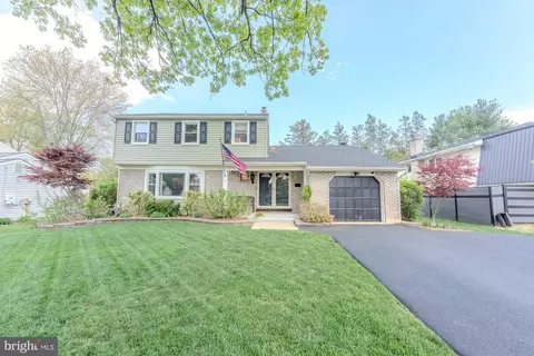 7 Strathmore Dr, Cherry Hill, NJ 08003