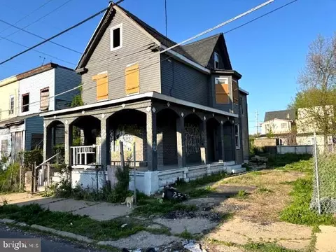 42 Stewart St, Camden, NJ 08105