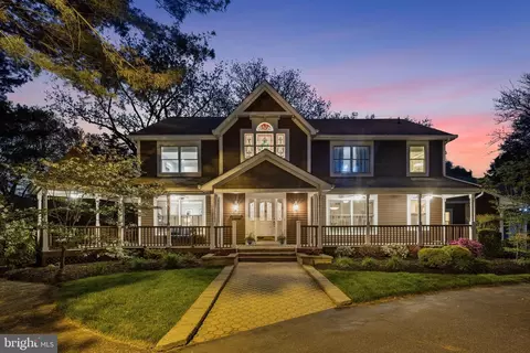 51 Chestnut St, Haddonfield, NJ 08033