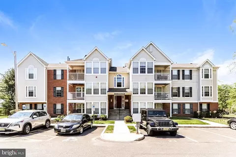 17 Kenwood Dr, Sicklerville, NJ 08081