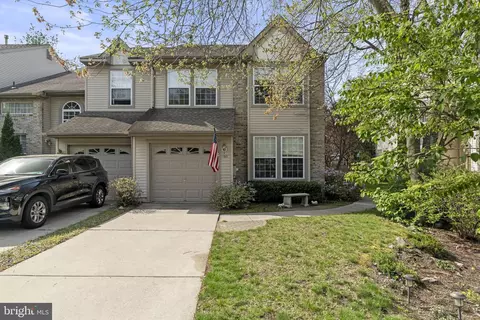 60 Smokey Run Dr, Berlin, NJ 08009