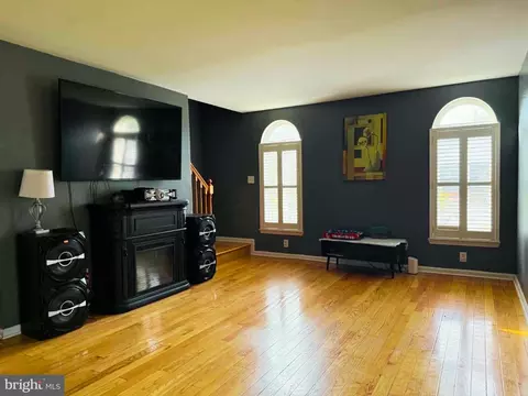 Living - 376 Ehrke Rd, Hammonton, NJ 08037 photo 2 of 3