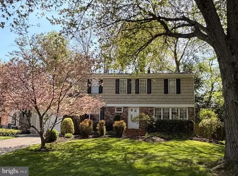 206 Croyden Dr, Cherry Hill, NJ 08003