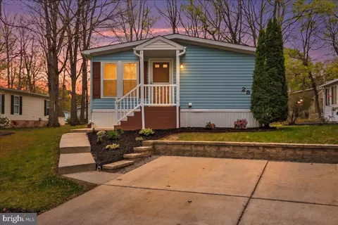 25 Loft Mountain Dr, Sicklerville, NJ 08081