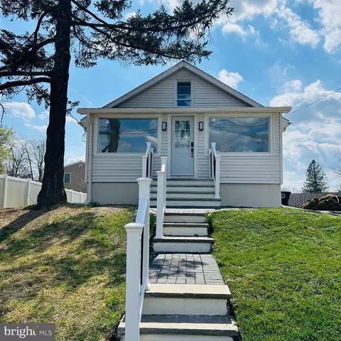 352 Roosevelt Ave, Lindenwold, NJ 08021