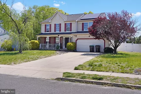 31 Rosalind Cir, Sicklerville, NJ 08081