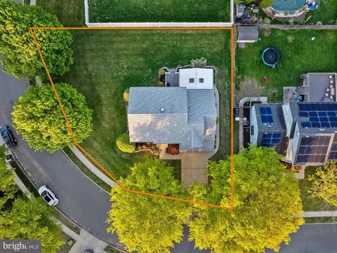 35 Whitall Dr, Sicklerville, NJ 08081