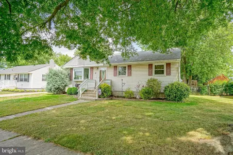 209 E Monroe Ave, Magnolia, NJ 08049