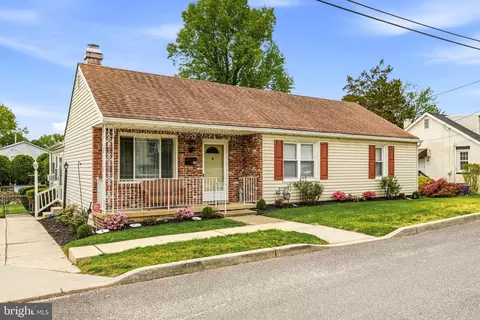 30 Prospect Ave, Blackwood, NJ 08012