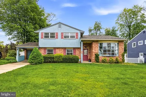 1013 E Tampa Ave, Cherry Hill, NJ 08034