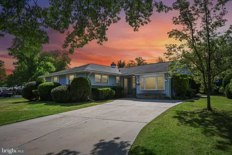 871 Wayside Ln, Haddonfield, NJ 08033