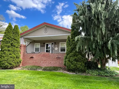 346 Albany Ave, Barrington, NJ 08007