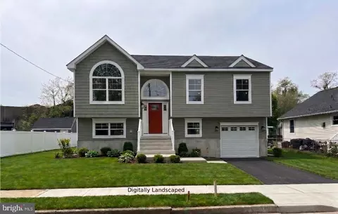 8 Oxford Ave, Gloucester City, NJ 08030