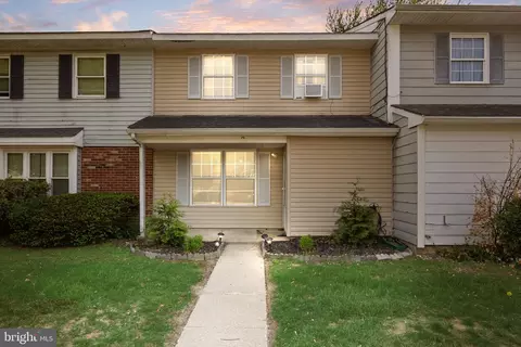 2 Vernon Ct, Sicklerville, NJ 08081