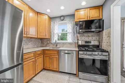 Kitchen - 404 Graisbury Ave, Haddonfield, NJ 08033 photo 2 of 4