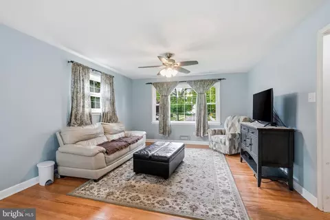 Living - 404 Graisbury Ave, Haddonfield, NJ 08033 photo 1 of 1