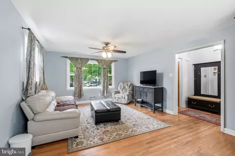 Entry Way - 404 Graisbury Ave, Haddonfield, NJ 08033 photo 5 of 7