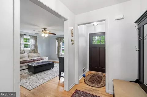 Entry Way - 404 Graisbury Ave, Haddonfield, NJ 08033 photo 2 of 7