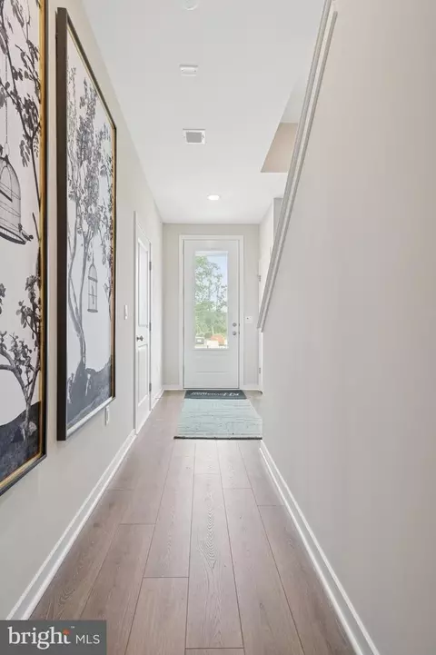 Entry Way - 41 Silverbell Ave, Berlin, NJ 08009 photo 3 of 11