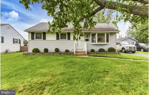 313 Drexel Ave, Blackwood, NJ 08012