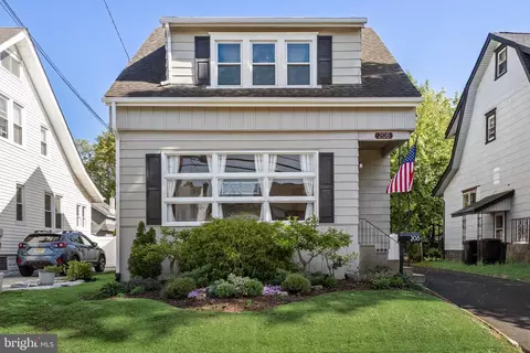 208 E Clinton Ave, Haddon Township, NJ 08107