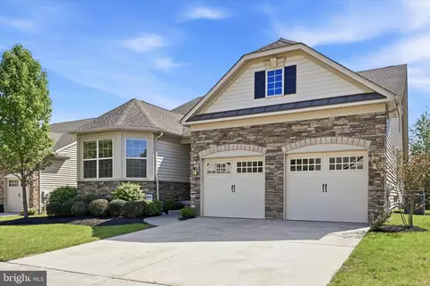 6 Leonardo Ln, West Berlin, NJ 08091