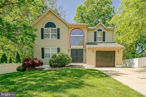 92 Vance Ave, Sicklerville, NJ 08081