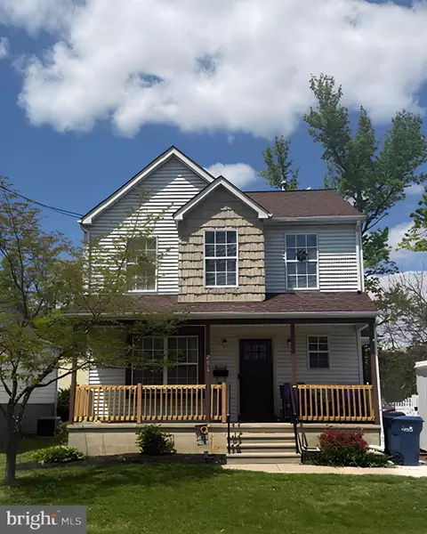 206 E Crestwood Ave, Somerdale, NJ 08083