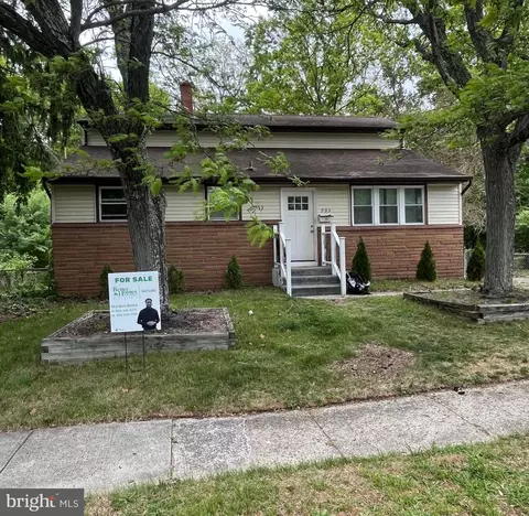 903 Aston Martin Dr, Lindenwold, NJ 08021