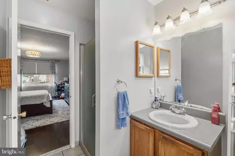 Entry Way - 2 Farnham Ct, Clementon, NJ 08021 photo 1 of 1