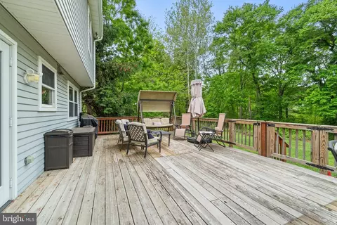 Exterior - 2 Farnham Ct, Clementon, NJ 08021 photo 2 of 6