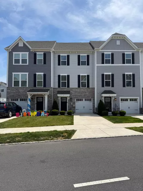 7 Hamilton Ct, Pennsauken, NJ 08110