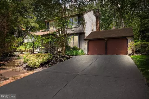 8 Chatham Dr, Voorhees, NJ 08043