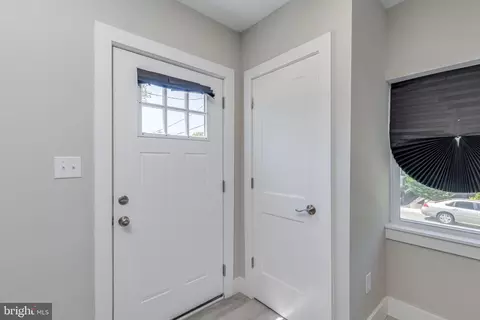 Entry Way - 36 Atlantic Ave, Clementon, NJ 08021 photo 2 of 11