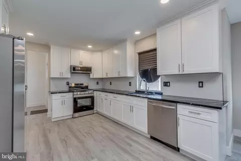 Kitchen - 36 Atlantic Ave, Clementon, NJ 08021 photo 2 of 4