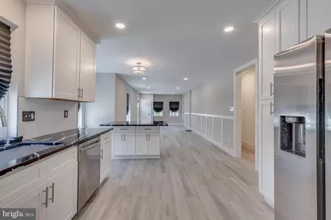 Entry Way - 36 Atlantic Ave, Clementon, NJ 08021 photo 5 of 11