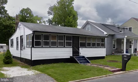 213 W Lake Ave, Blackwood, NJ 08012