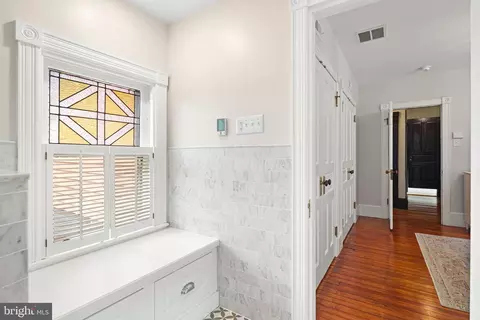 Entry Way - 213 Warwick Rd, Haddonfield, NJ 08033 photo 5 of 8