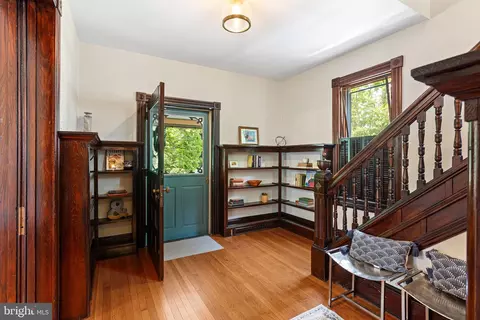 Entry Way - 213 Warwick Rd, Haddonfield, NJ 08033 photo 2 of 8