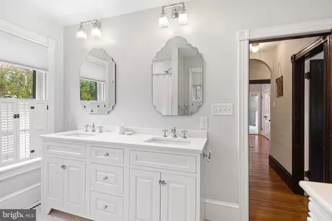 Bath - 213 Warwick Rd, Haddonfield, NJ 08033 photo 5 of 6