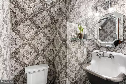 Bath - 213 Warwick Rd, Haddonfield, NJ 08033 photo 1 of 6
