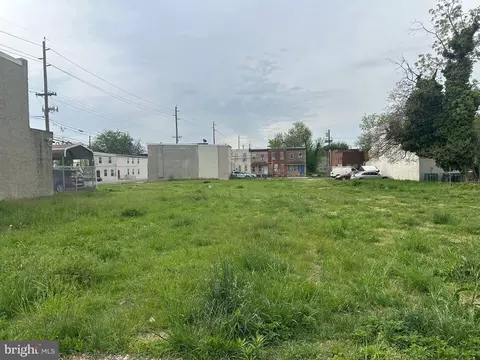 566-574 Walnut St, Camden, NJ 08103