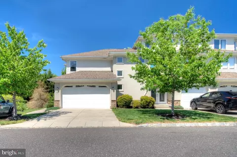 4 Regency Ct, Cherry Hill, NJ 08002