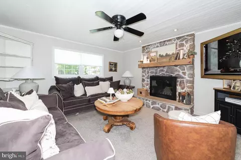 Living - 34 Madison Dr, Clementon, NJ 08021 photo 7 of 7