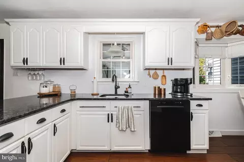 Kitchen - 34 Madison Dr, Clementon, NJ 08021 photo 5 of 6