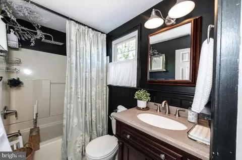 Bath - 34 Madison Dr, Clementon, NJ 08021 photo 1 of 4