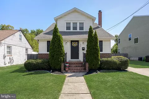 615 N Walnut Ave, Magnolia, NJ 08049