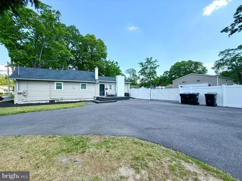 Exterior - 16 E 9th Ave, Pine Hill, NJ 08021 photo 3 of 6