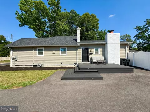 Exterior - 16 E 9th Ave, Pine Hill, NJ 08021 photo 4 of 6