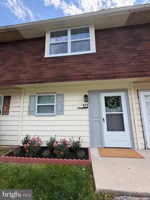10 La Cascata Tnhs, Clementon, NJ 08021